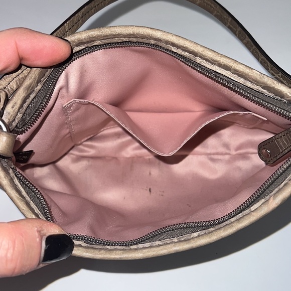 Coach Crocodile Embossed Taupe Leather Audrey Large Clutch Wristlet - Picture 8 of 10